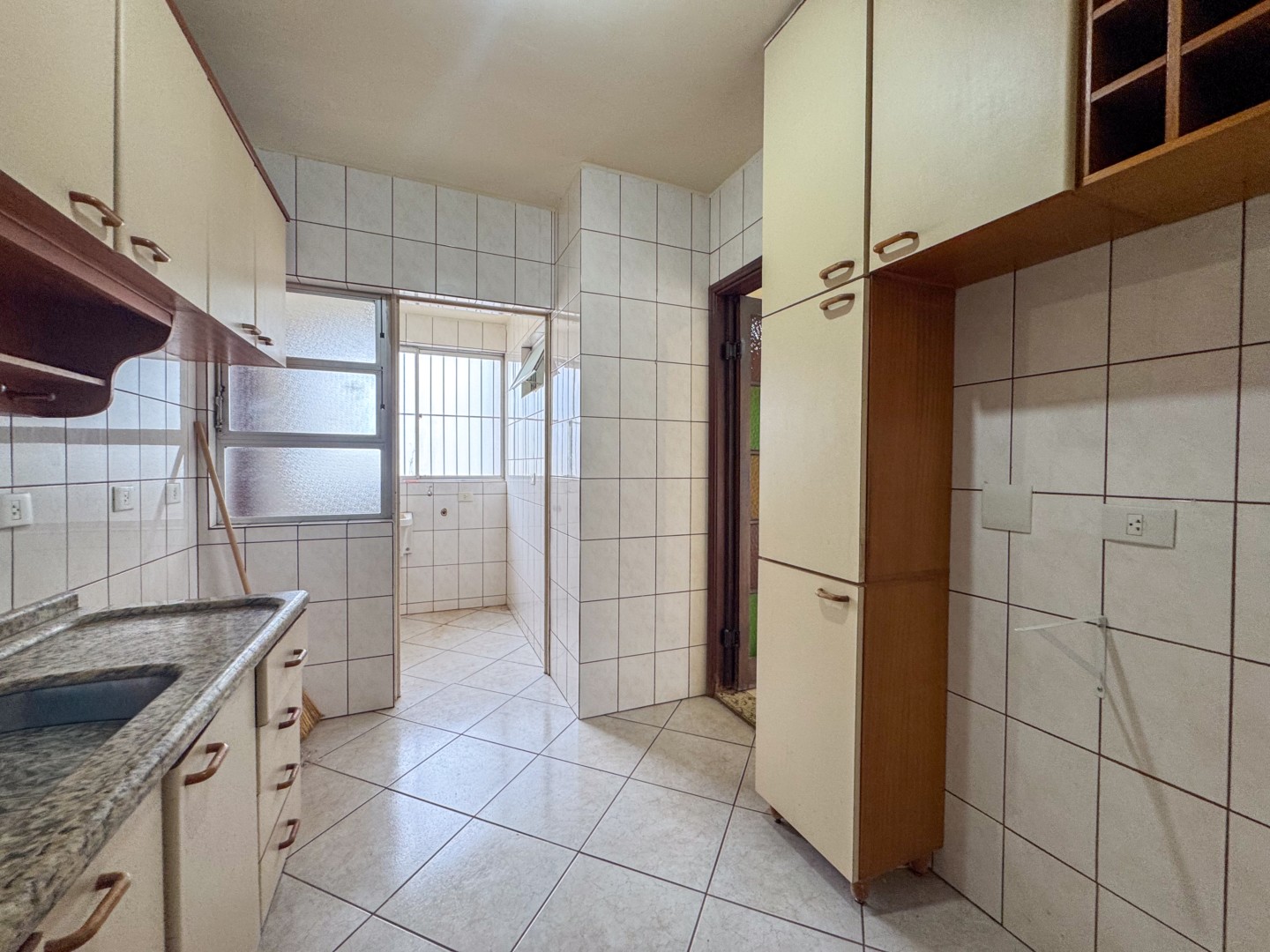 Apartamento para locação no bairro Vila Ipiranga de Londrina - Foto 13