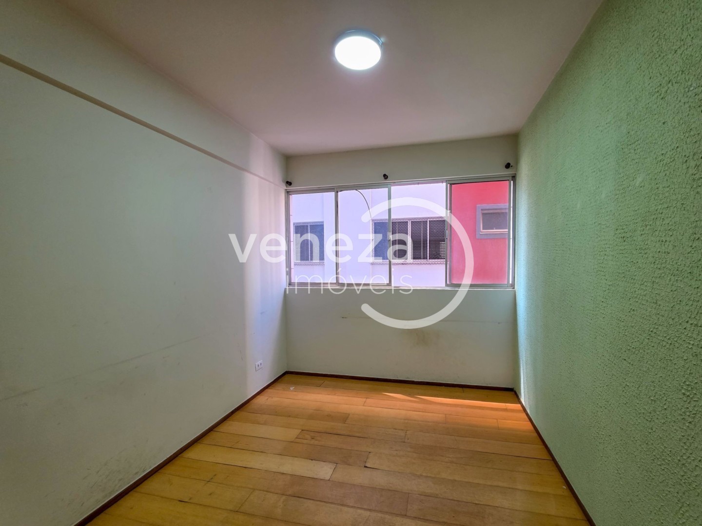 Apartamento para locacao no Centro em Londrina com 105m² por R$ 1.290