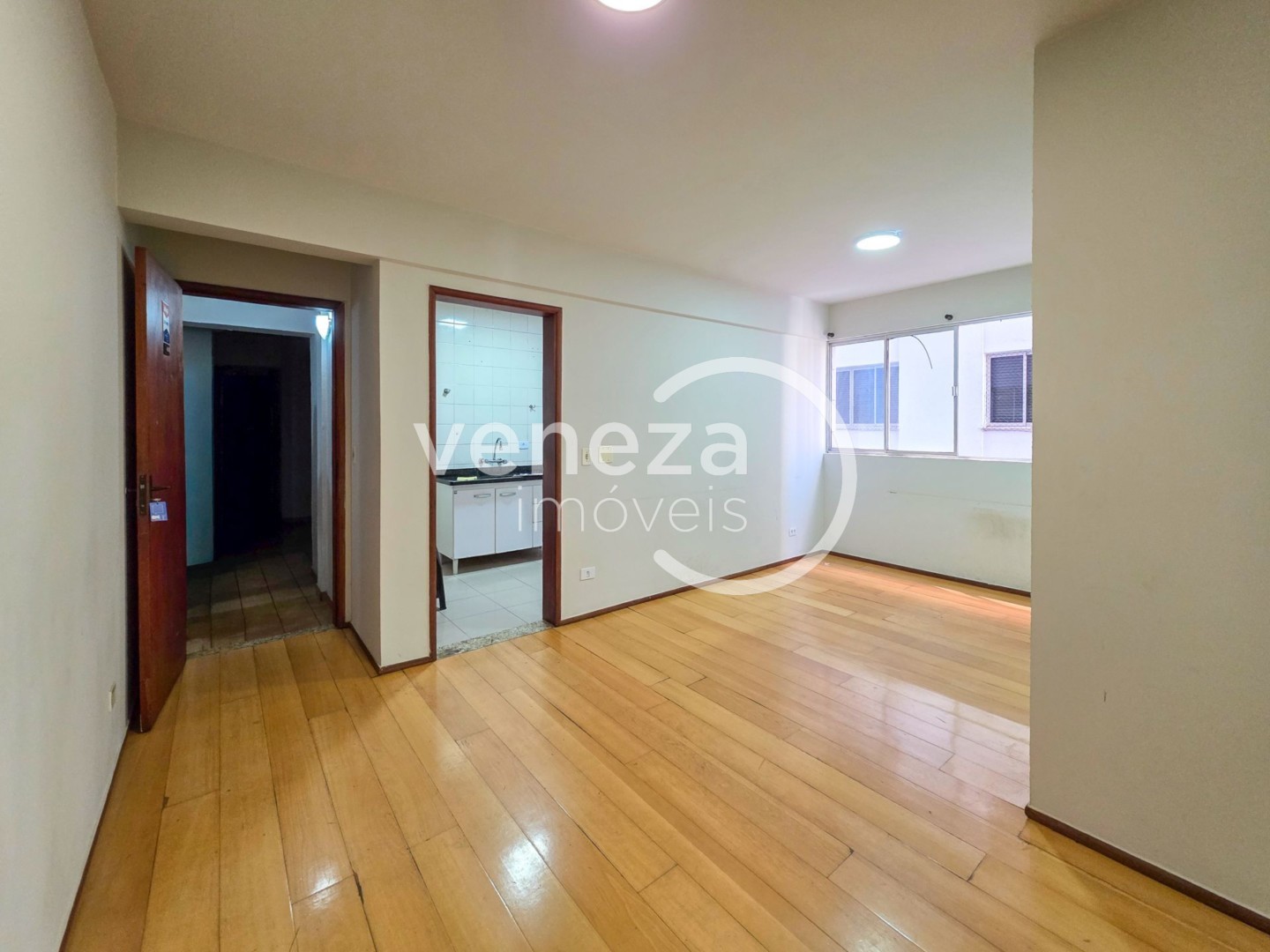 Apartamento para locacao no Centro em Londrina com 105m² por R$ 1.290