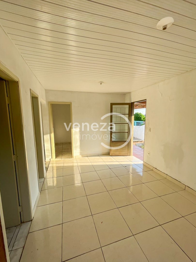 Casa Residencial para locacao no Cinco Conjuntos em Londrina com 70m² por R$ 1.050