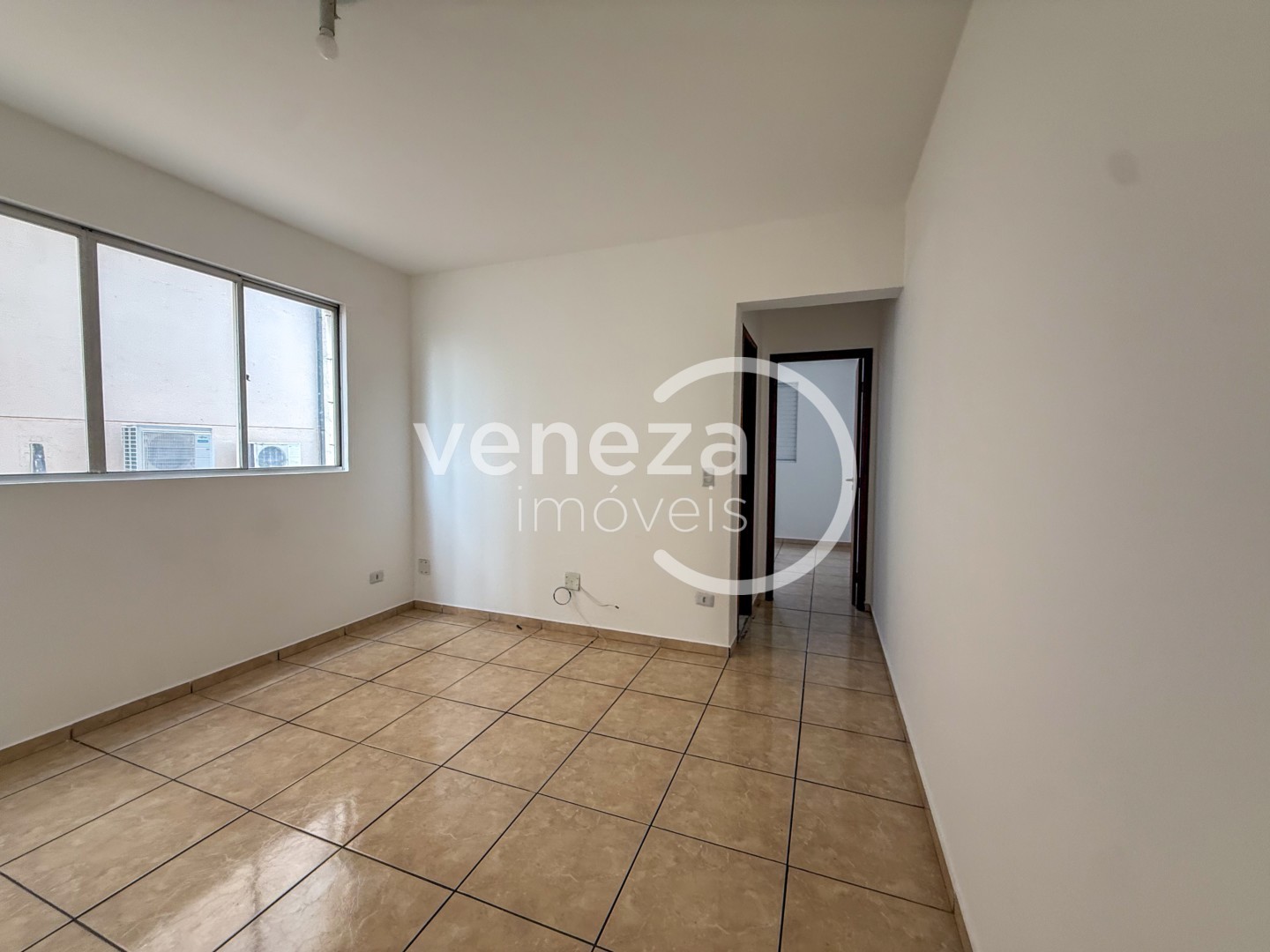 Apartamento para locacao no Centro em Londrina com 71,88m² por R$ 850