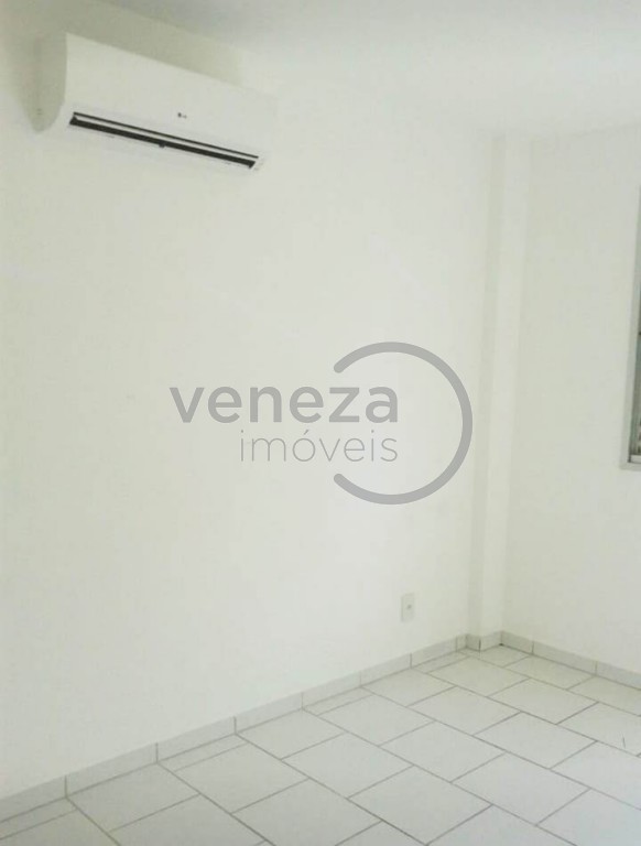 Apartamento para venda no Vale dos Tucanos em Londrina com 64m² por R$ 185.000,00