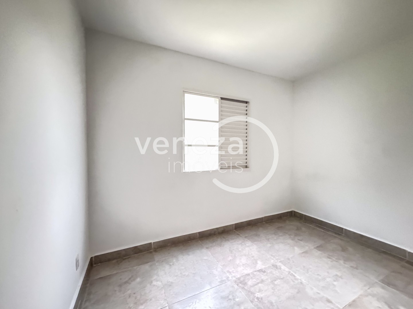 Apartamento para locação no bairro Lima Azevedo de Londrina - Foto 13