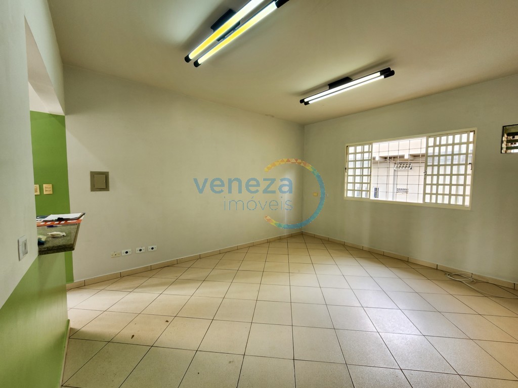 Apartamento para locacao no Centro em Londrina com 28m² por R$
                                                                                                                                                                                            700,00                                                                                            