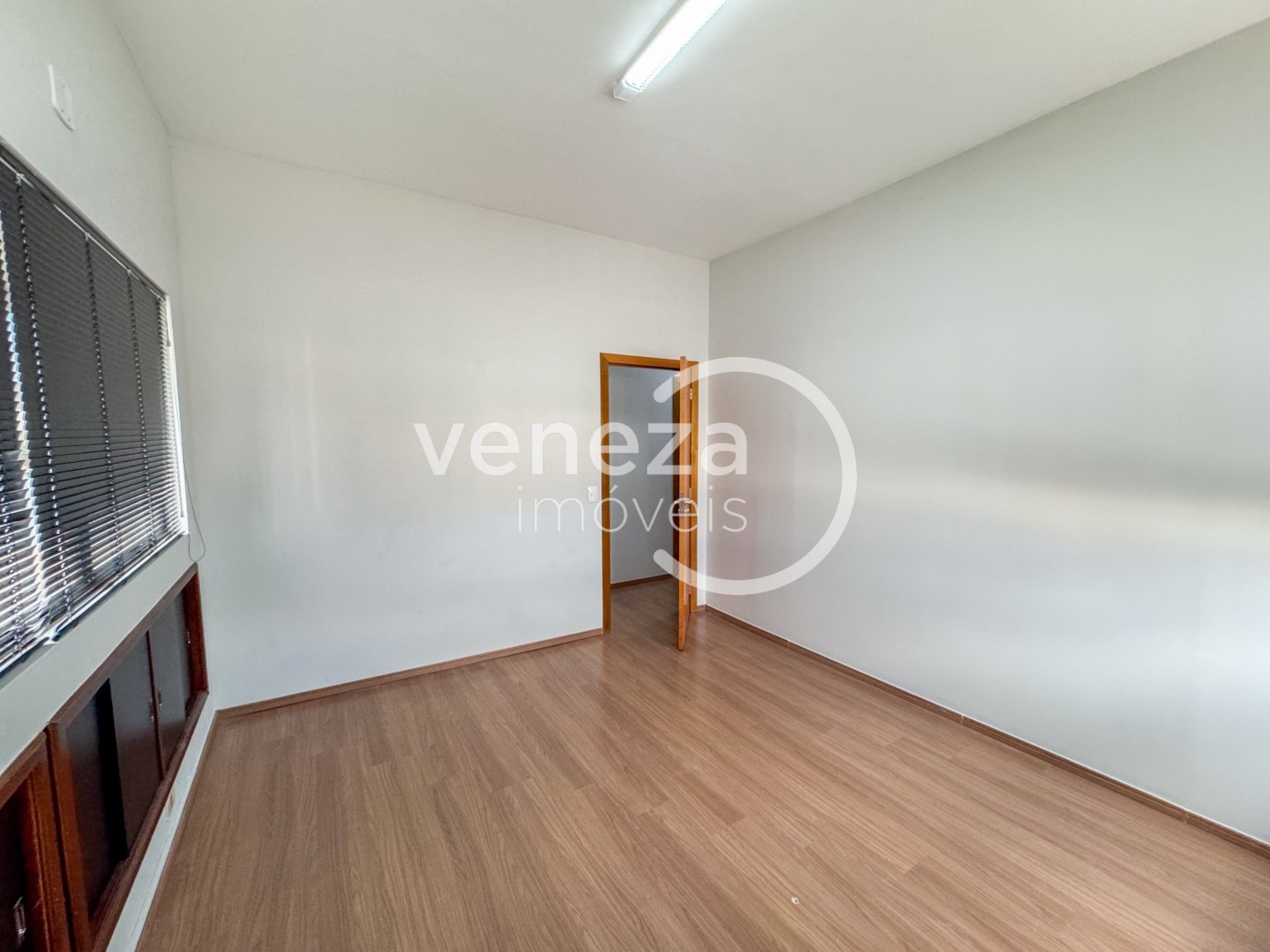 Sala para locação no bairro Centro de Londrina - Foto 4