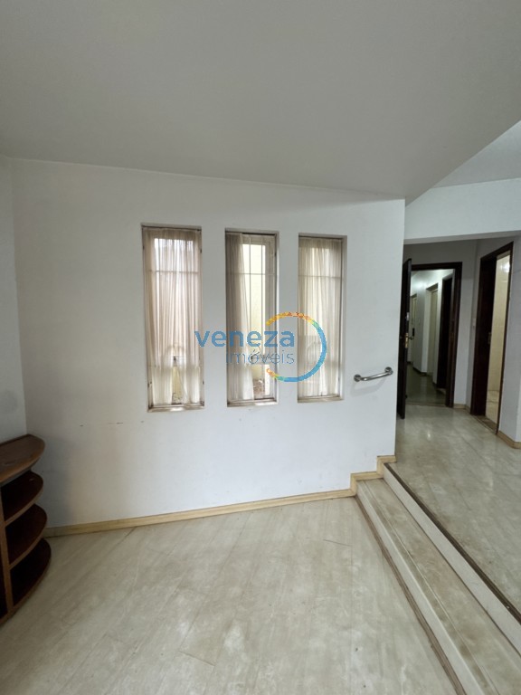 Apartamento para locacao no Centro em Londrina com 133,61m² por R$ 2.250,00