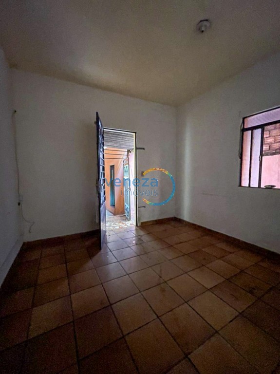 Casa Residencial para locacao no Coliseu em Londrina com 86m² por R$ 1.300