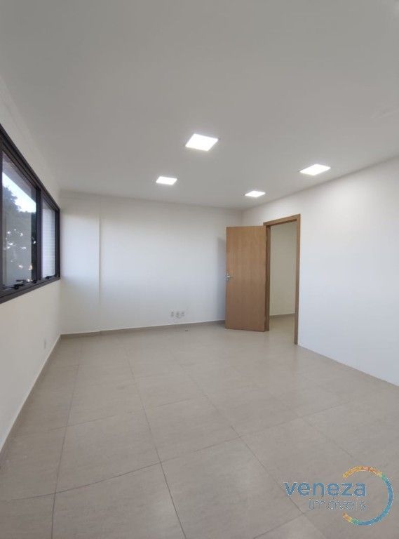 Sala para locacao no Igapo em Londrina com 86,73m² por R$ 2.800 - Foto 2