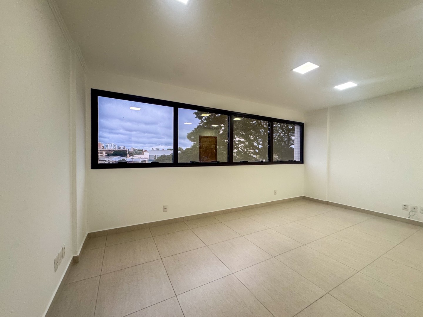 Sala/Conjunto Comercial para alugar em Igapo, Londrina — Portal Chave Fácil