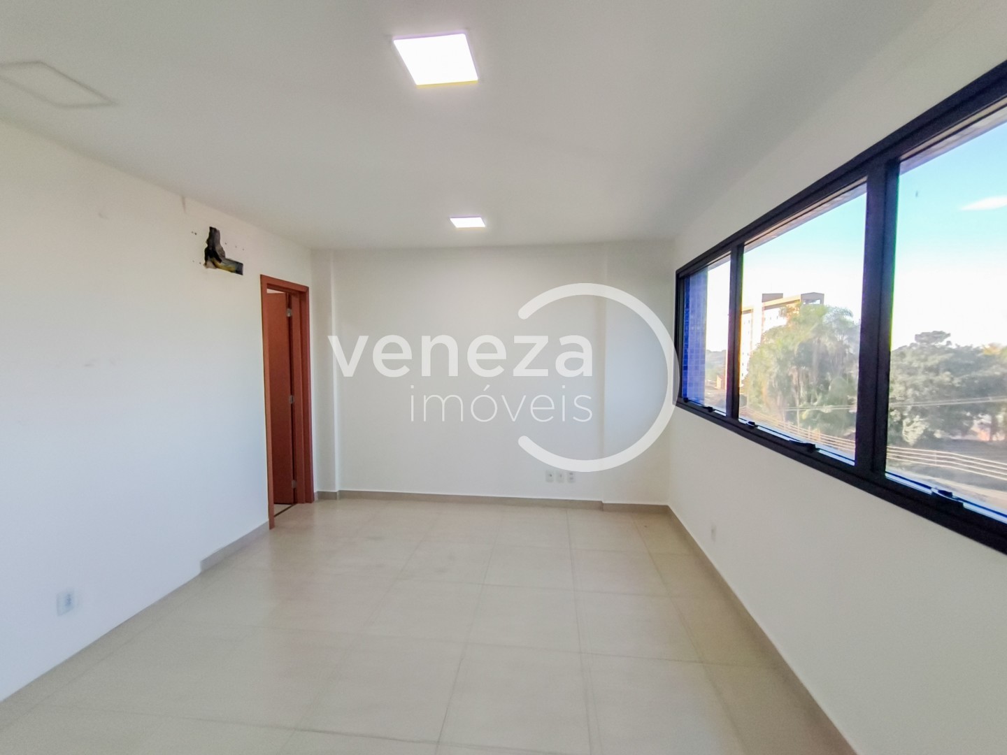 Sala para locação no bairro Igapo de Londrina - Foto 6