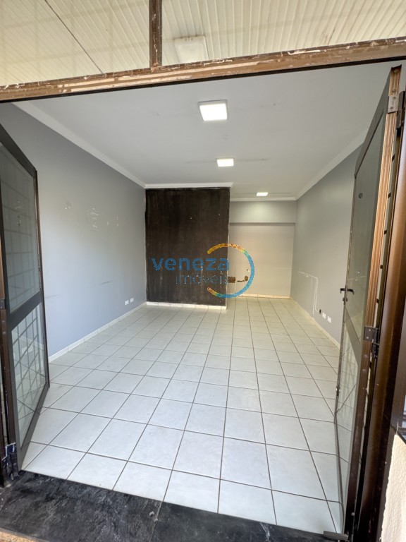 Barracão salão loja para locacao no Vitoria em Londrina com 33m² por R$ 1.450,00
