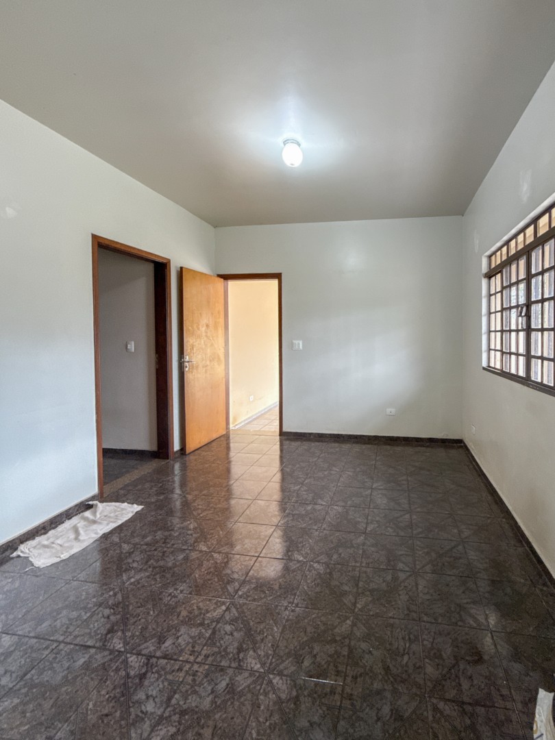 Casa Residencial para locacao no Alpes em Londrina com 185,95m² por R$ 2.300