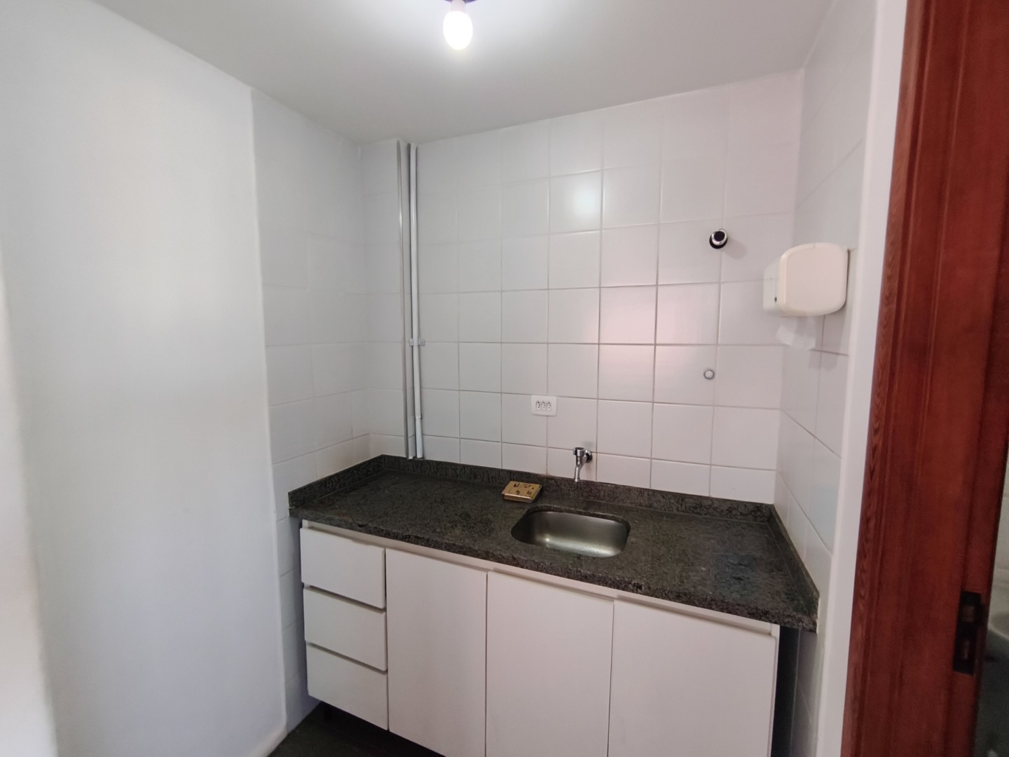Sala para locação no bairro Vitoria de Londrina - Foto 7