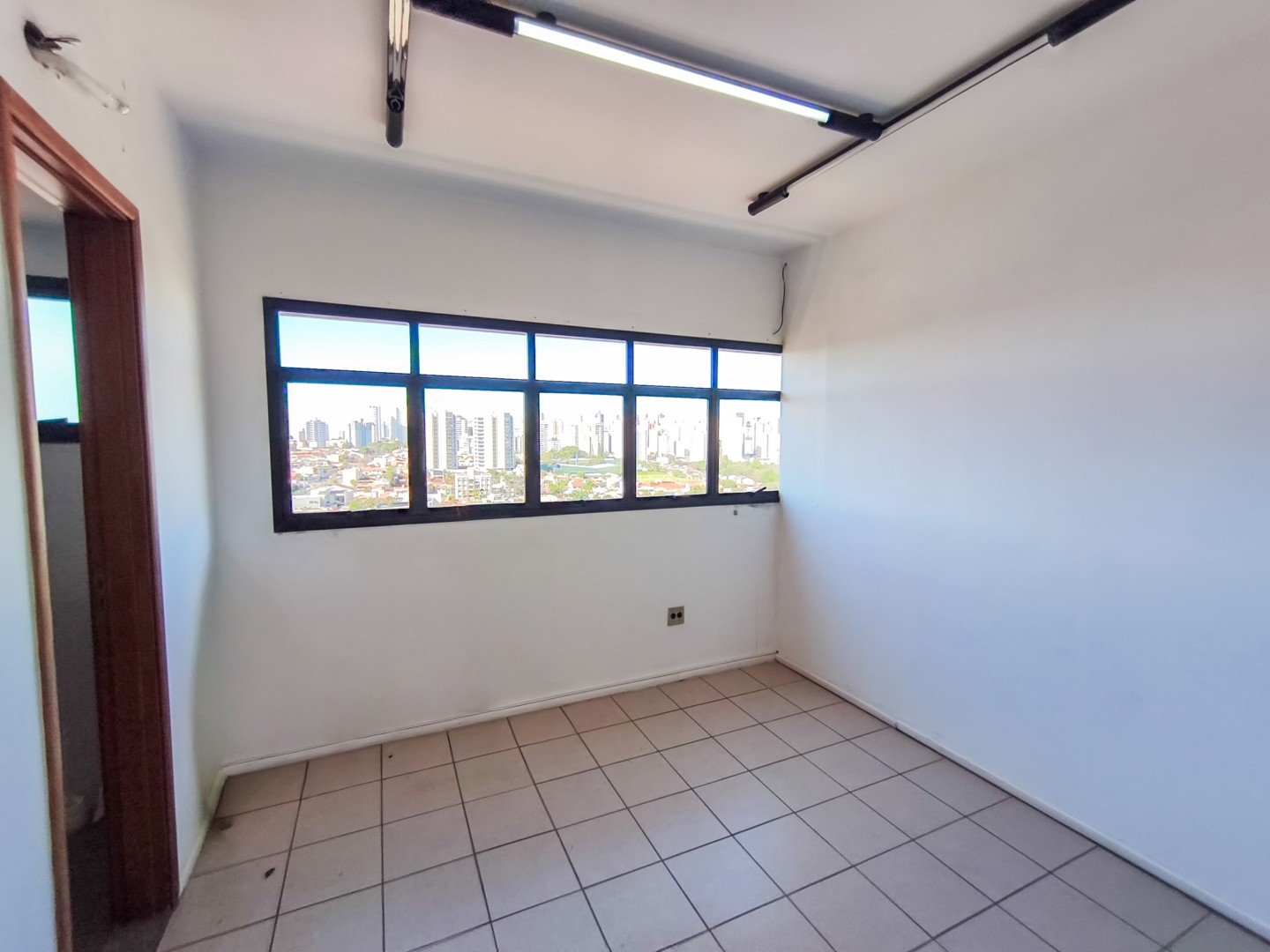 Sala/Conjunto Comercial para alugar em Vitoria, Londrina — Portal Chave Fácil