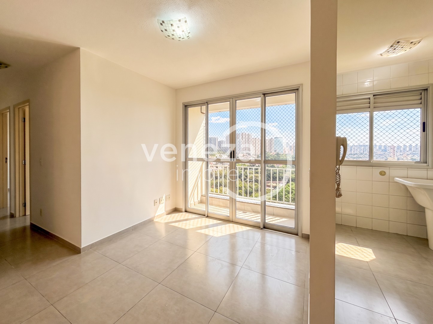 Apartamento para locacao no Aurora em Londrina com 87,94m² por R$ 2.000