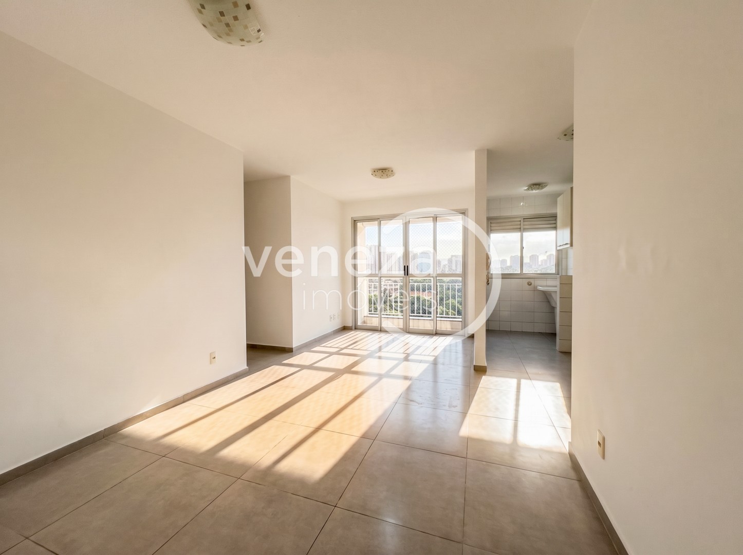 Apartamento para locacao no Aurora em Londrina com 87,94m² por R$ 2.000