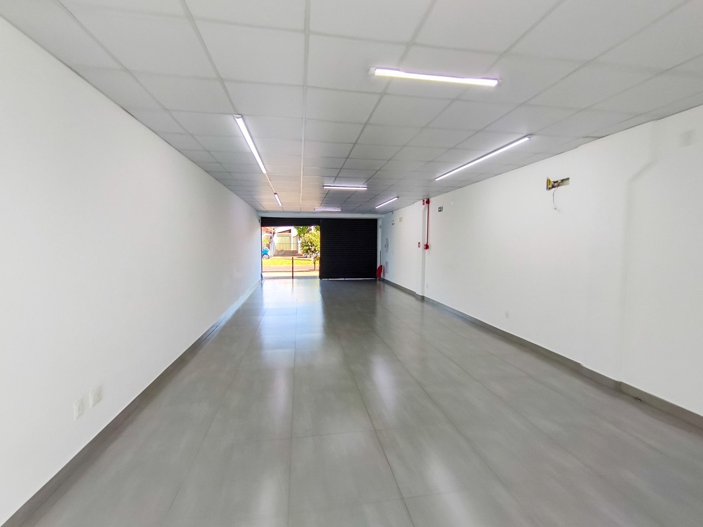 Salão-loja para locação no bairro Igapo de Londrina - Foto 6