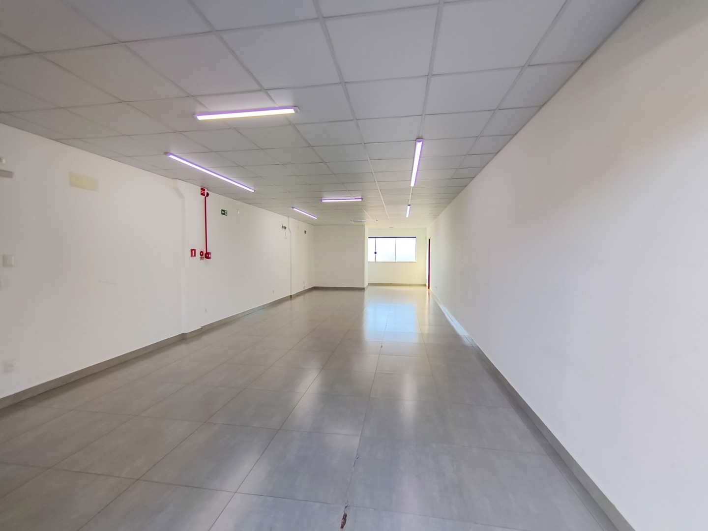 Salão-loja para locação no bairro Igapo de Londrina - Foto 7