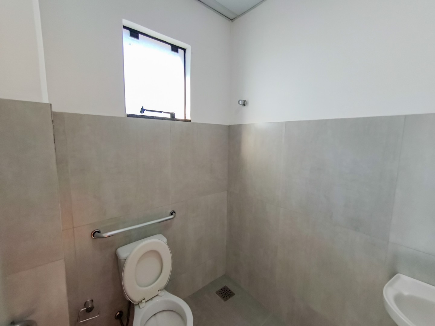 Salão-loja para locação no bairro Igapo de Londrina - Foto 11