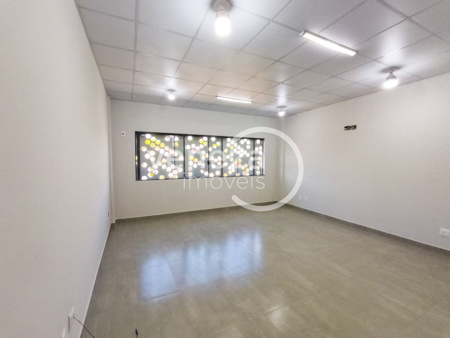 Sala para locacao no Igapo em Londrina com 30,93m² por R$ 1.450 - Foto 2