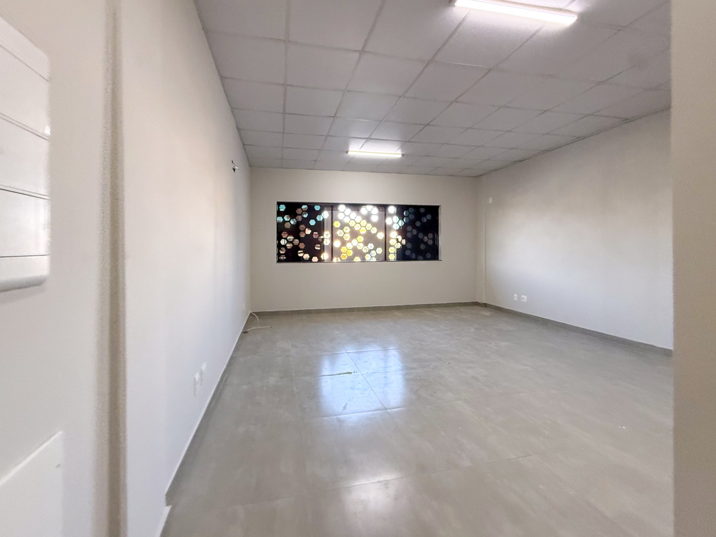 Sala para locacao no Igapo em Londrina com 30,93m² por R$ 1.400,00  - Foto 3