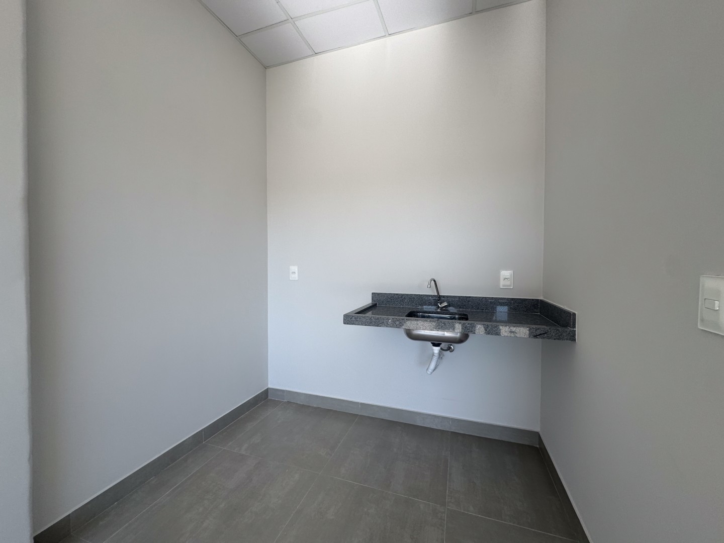 Sala para locação no bairro Igapo de Londrina - Foto 16