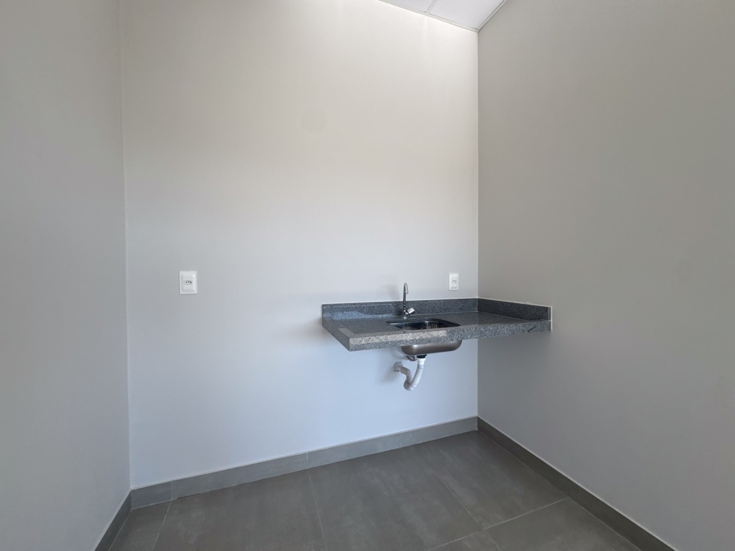 Sala para locação no bairro Igapo de Londrina - Foto 17