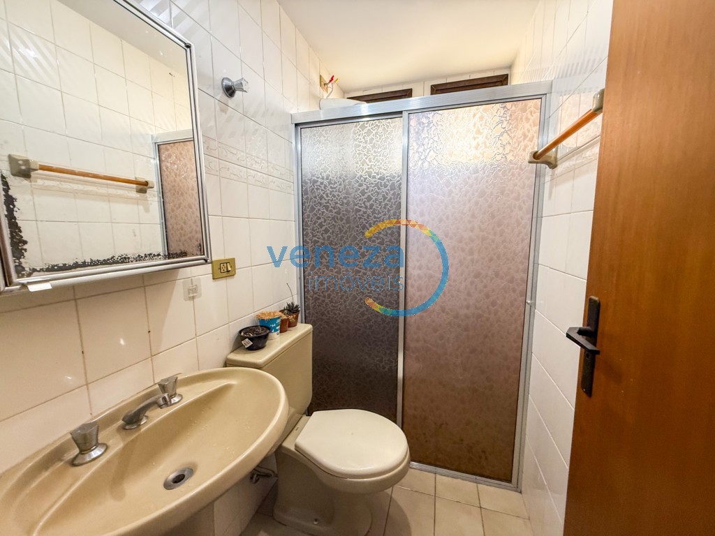 Apartamento para locação no bairro Centro de Londrina com 73.75m<sup>2</sup> útil, 3 quartos, 1 vaga de garagem