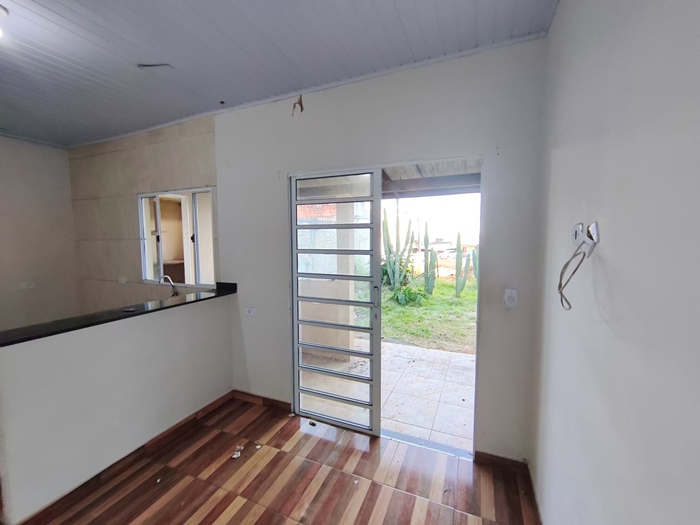 Casa Residencial para locacao no Ouro Branco em Londrina com 35m² por R$ 1.100