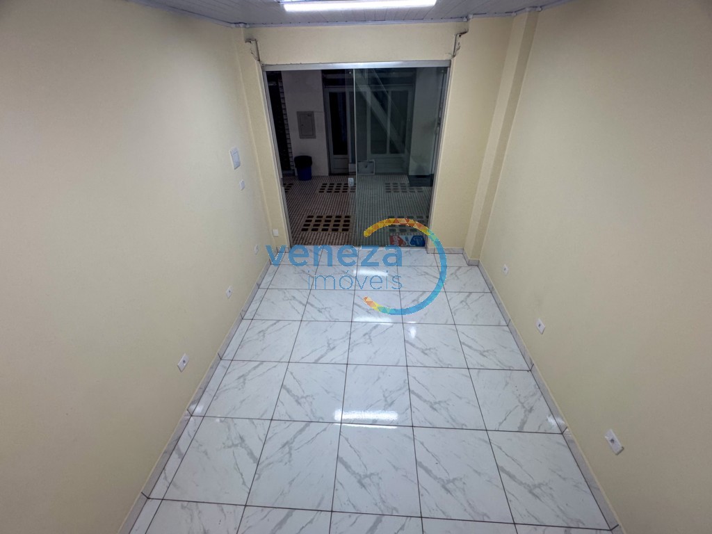 Salão-loja para locação no bairro Centro de Londrina - Foto 13