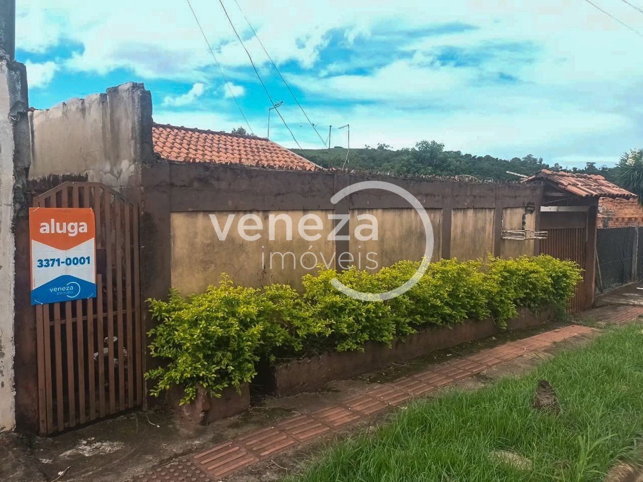 Casa Residencial para locacao no Jardim Nova Esperanca em Londrina com 50m² por R$ 590