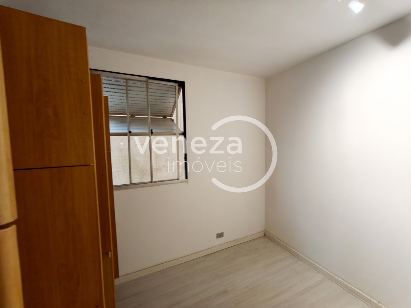 Apartamento para locacao no Vitoria em Londrina com 90m² por R$ 1.300