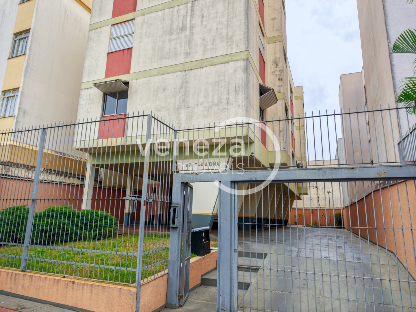 Apartamento para locacao no Vitoria em Londrina com 90m² por R$ 1.300