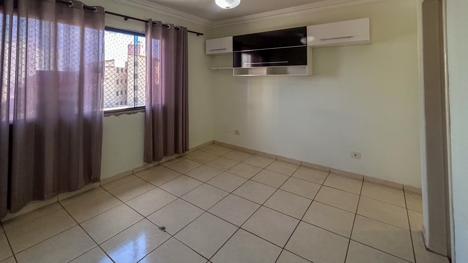 Apartamento para locacao no Jamaica em Londrina com 76,7m² por R$ 850