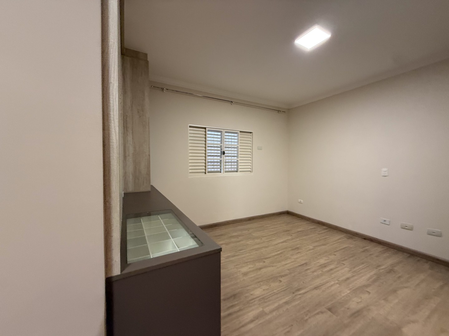 Casa Residencial para locação no bairro Aragarca de Londrina - Foto 8