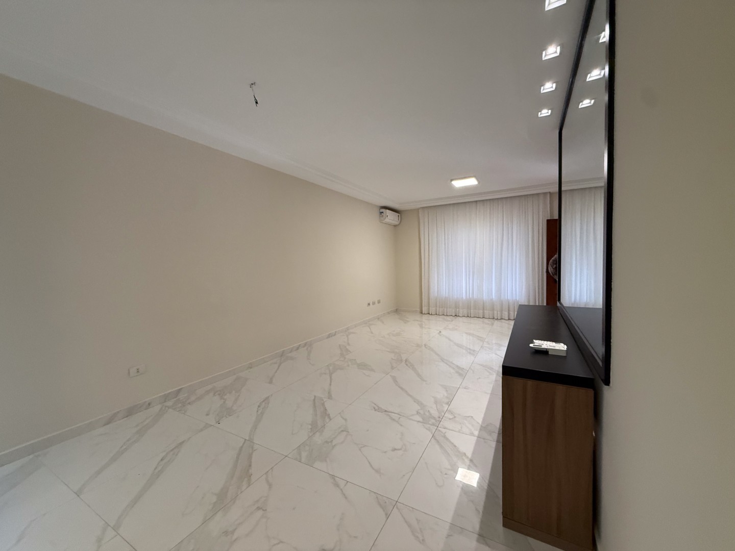Casa Residencial para locação no bairro Aragarca de Londrina - Foto 4