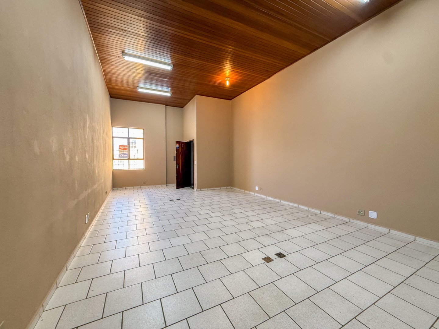 Sala para locacao no Centro em Londrina com 62,54m² por R$ 800  - Foto 3