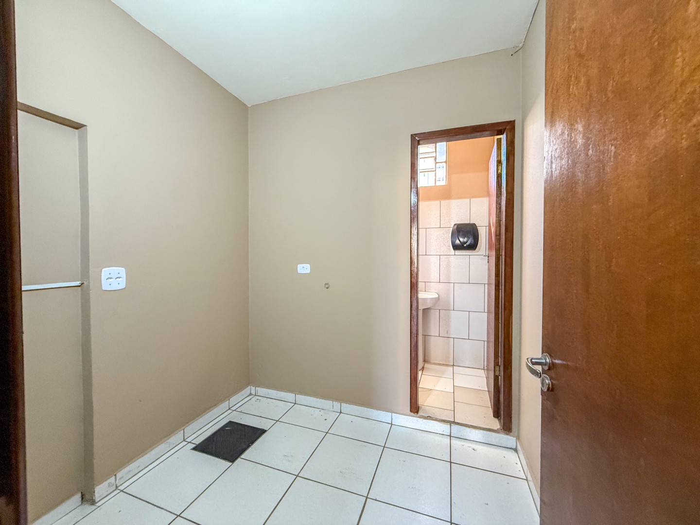 Sala para locação no bairro Centro de Londrina - Foto 6