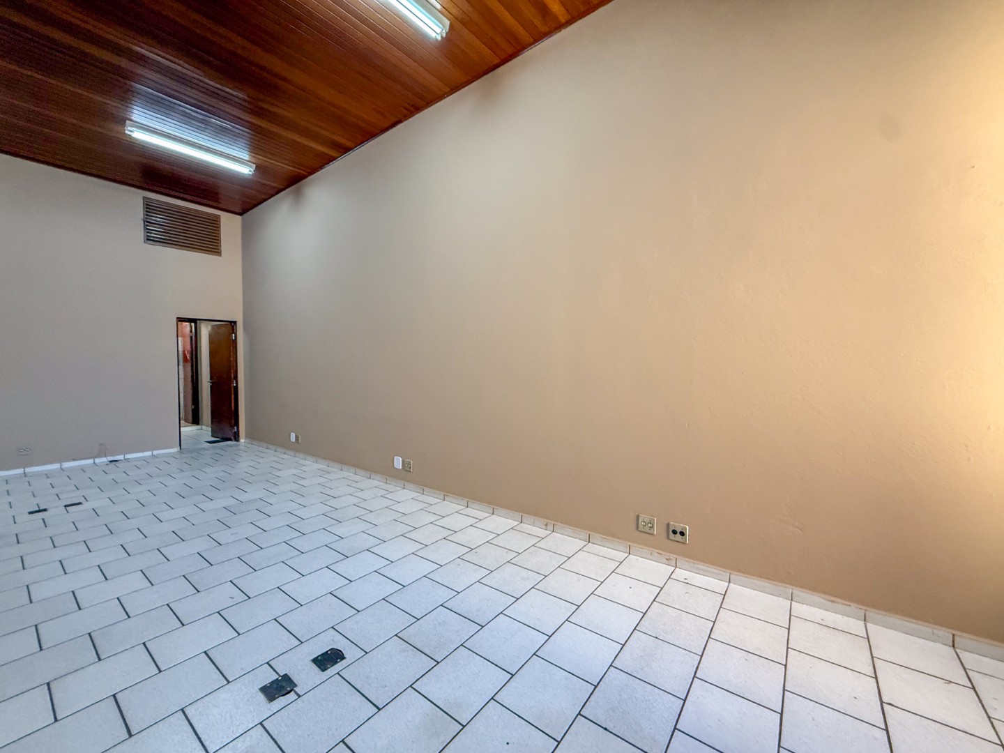 Sala para locação no bairro Centro de Londrina - Foto 4
