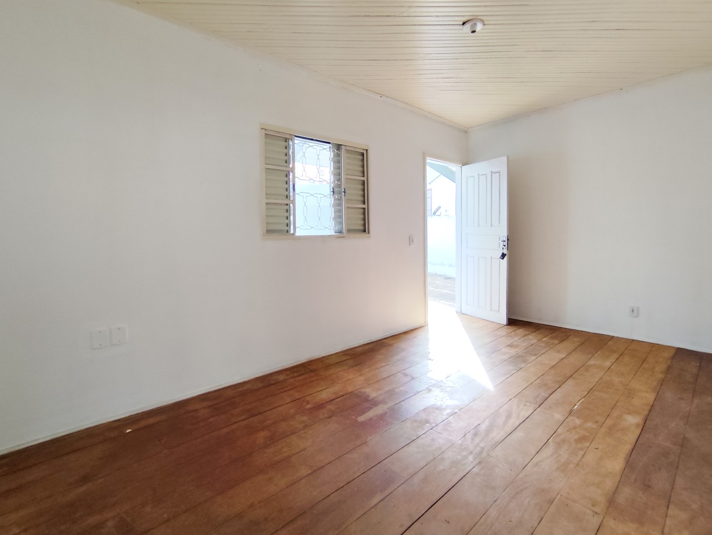 Casa Residencial para locacao no Vila Larsen 1 em Londrina com 300m² por R$ 1.500,00 - Foto 3