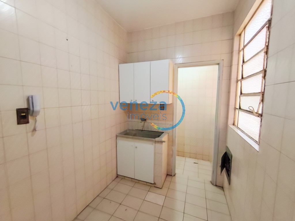 Apartamento para locação no bairro Centro de Londrina com 80m<sup>2</sup> útil, 3 quartos