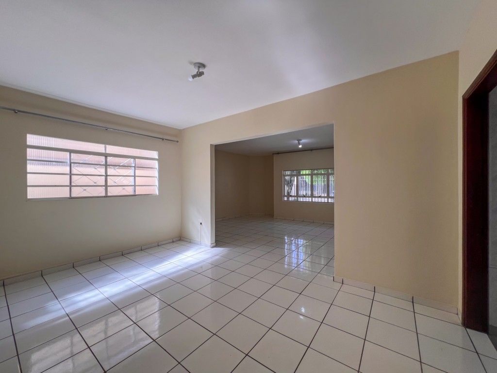 Casa Residencial para locacao no Pinheiros em Londrina com 193m² por R$ 4.125,00