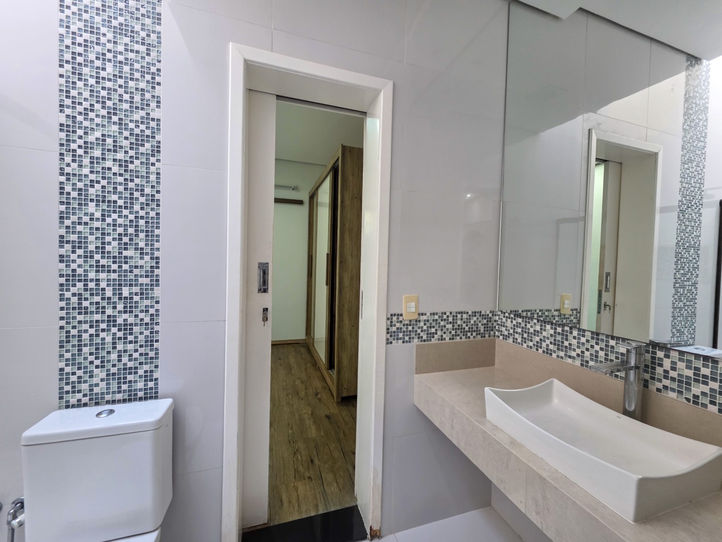 Casa Residencial para locação no bairro Coliseu de Londrina - Foto 16