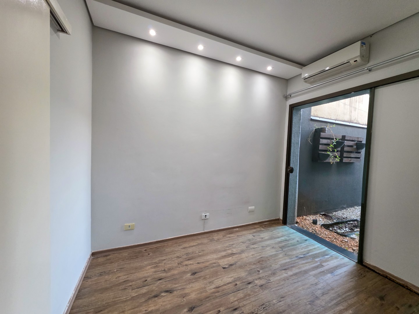 Casa Residencial para locação no bairro Coliseu de Londrina - Foto 17