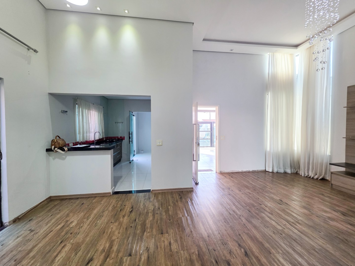 Casa Residencial para locação no bairro Coliseu de Londrina - Foto 5