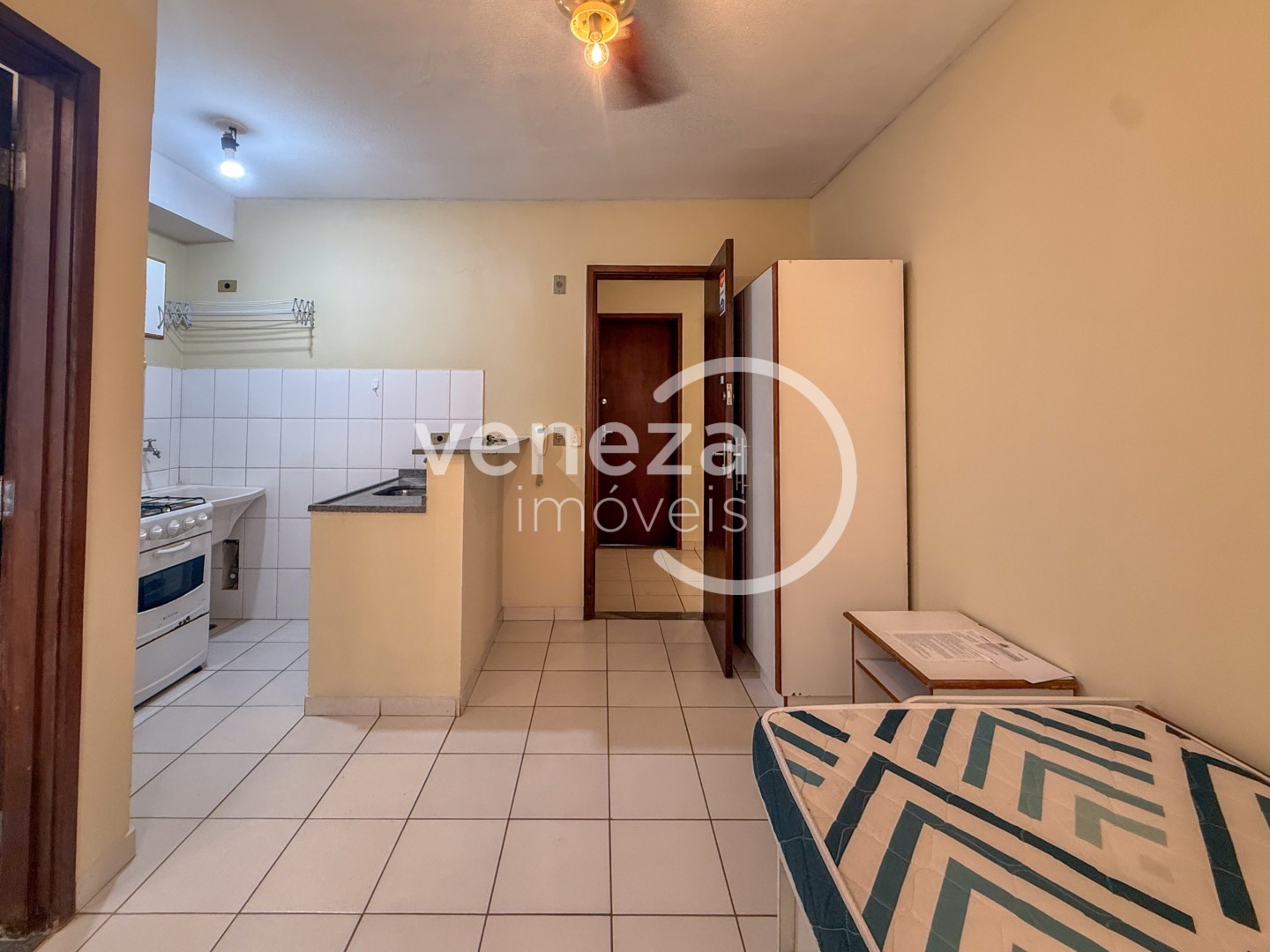 Apartamento para locacao no Alto da Colina em Londrina com 33,43m² por R$ 870  - Foto 2