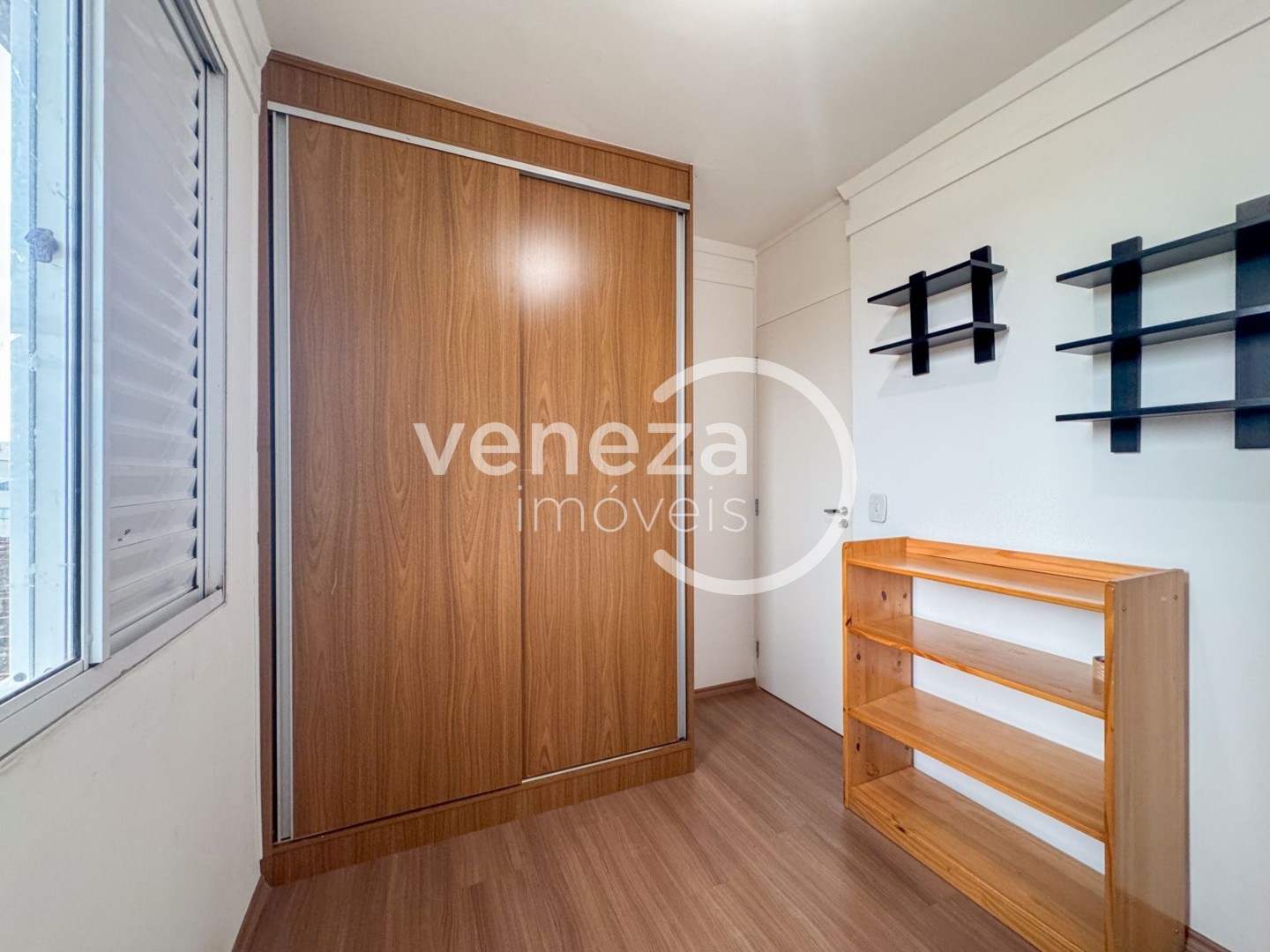 Apartamento para locação no bairro Jardim Joquei Club de Londrina - Foto 15