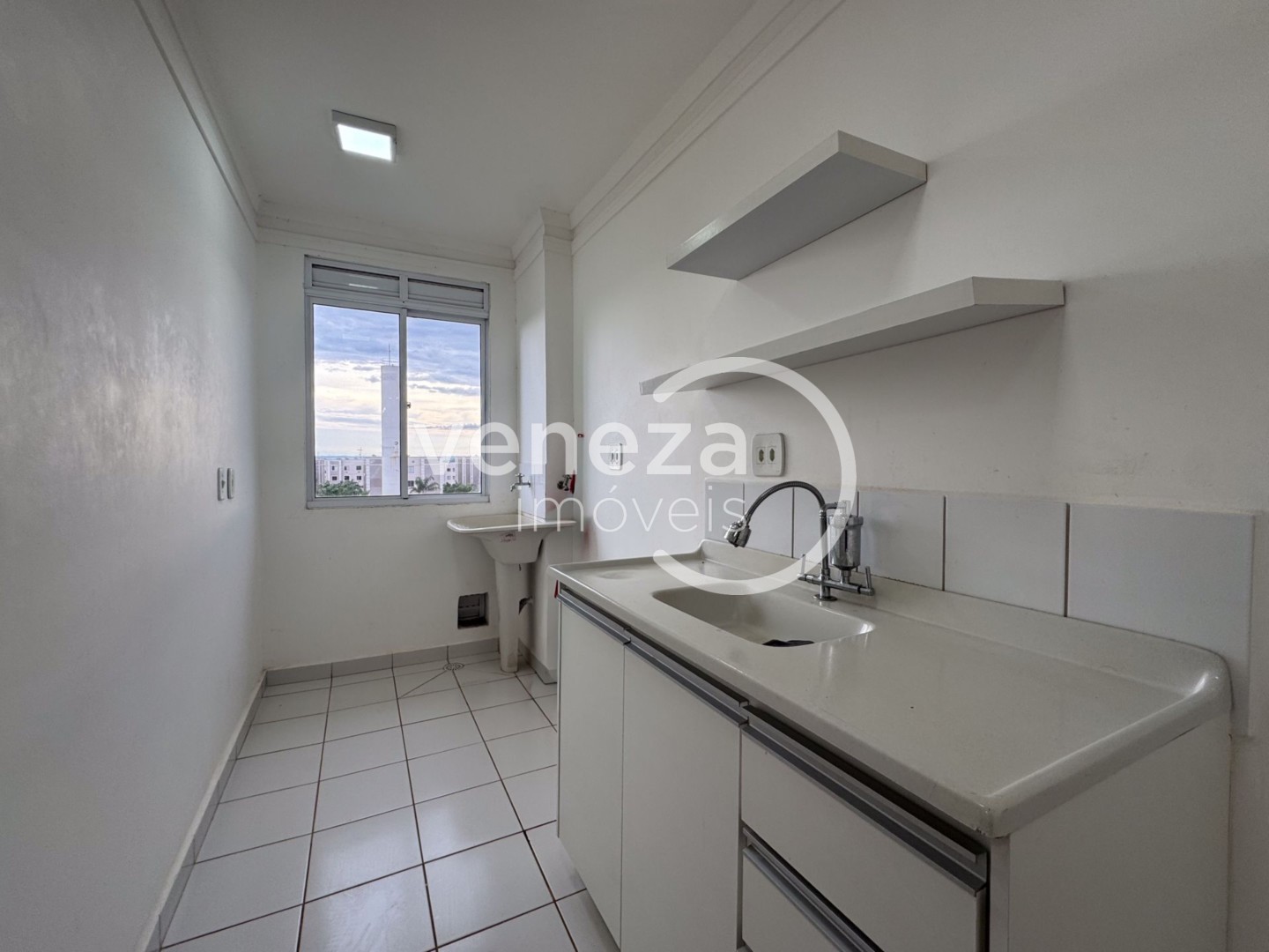 Apartamento para locação no bairro Jardim Joquei Club de Londrina - Foto 24