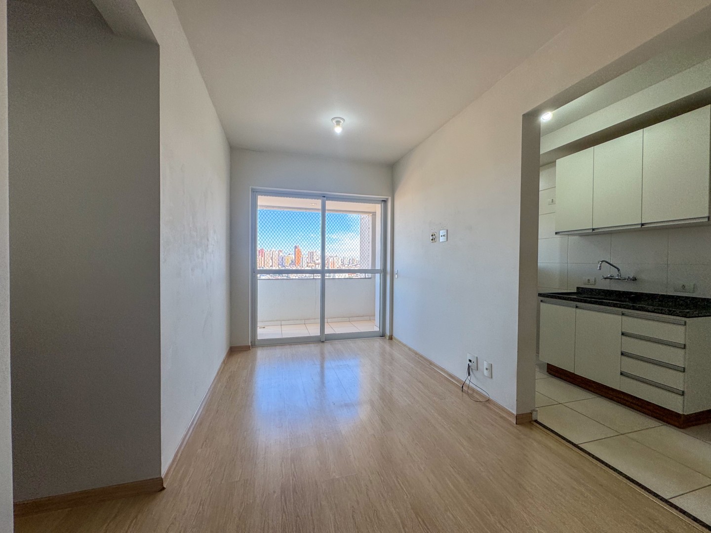 Apartamento para locacao no Siam em Londrina com 110m² por R$ 2.300