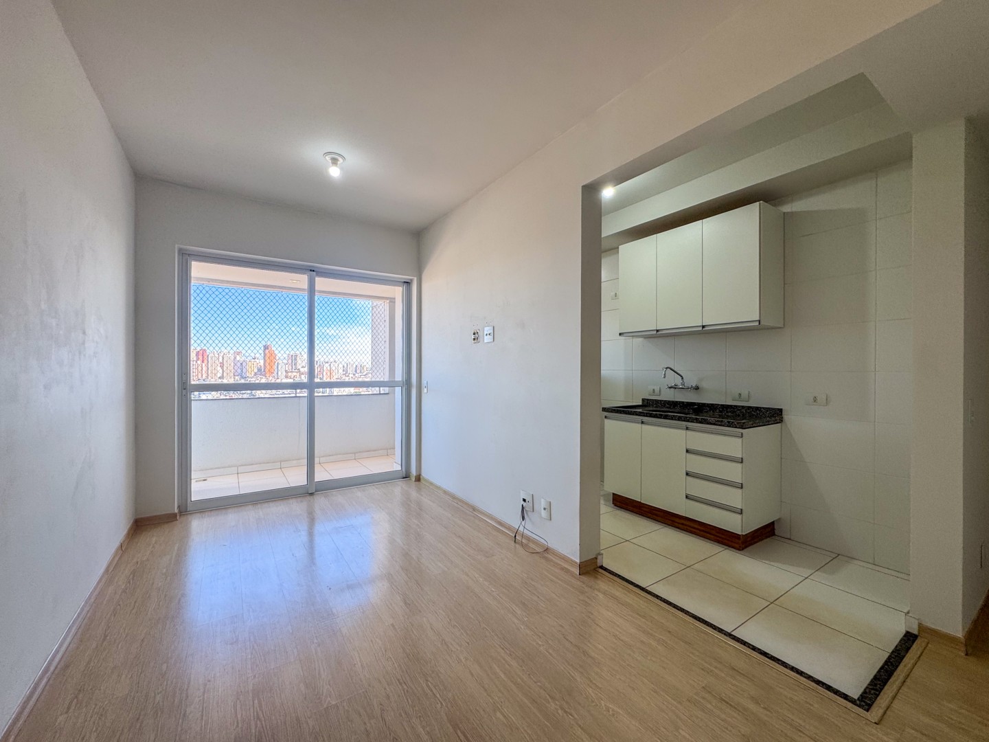 Apartamento para locacao no Siam em Londrina com 110m² por R$ 2.300